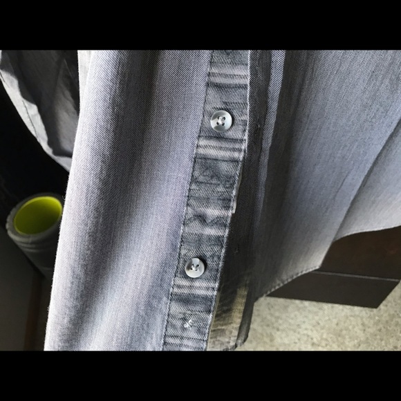 Nice button down - Picture 4 of 7